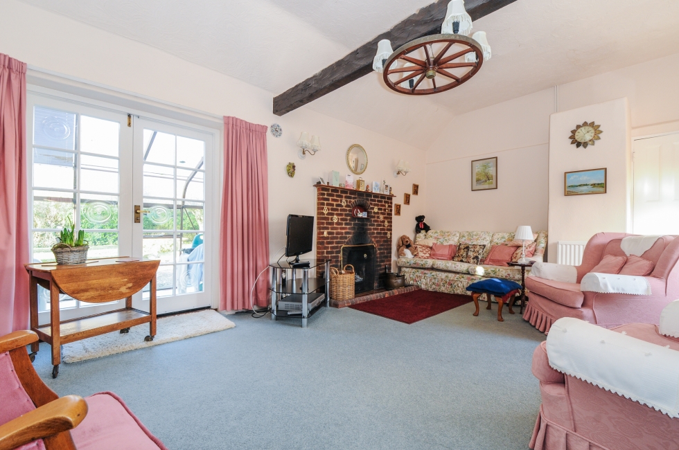 Property for Sale, East Wittering Villa Maria Baileys Estate Agent
